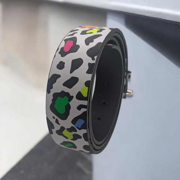 Genuine Leather belt with colorful Cheetah print - Picture 2 of 4